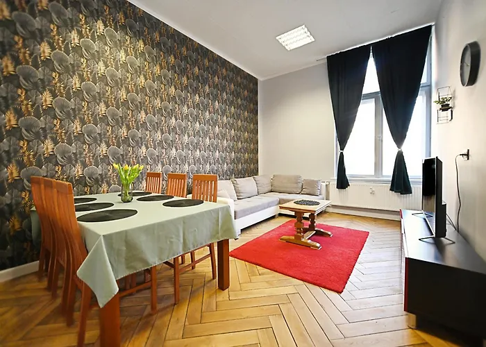 Flora By 3City Rentals